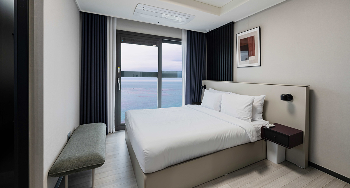 Family Full Ocean View Two Room